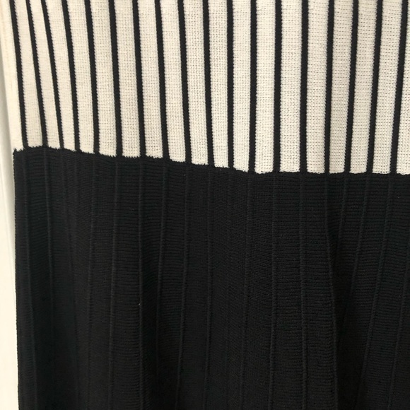 MILLY EMBROIDERED KNIT VISCOSE WHITE/BLACK DRESS - Picture 3 of 5